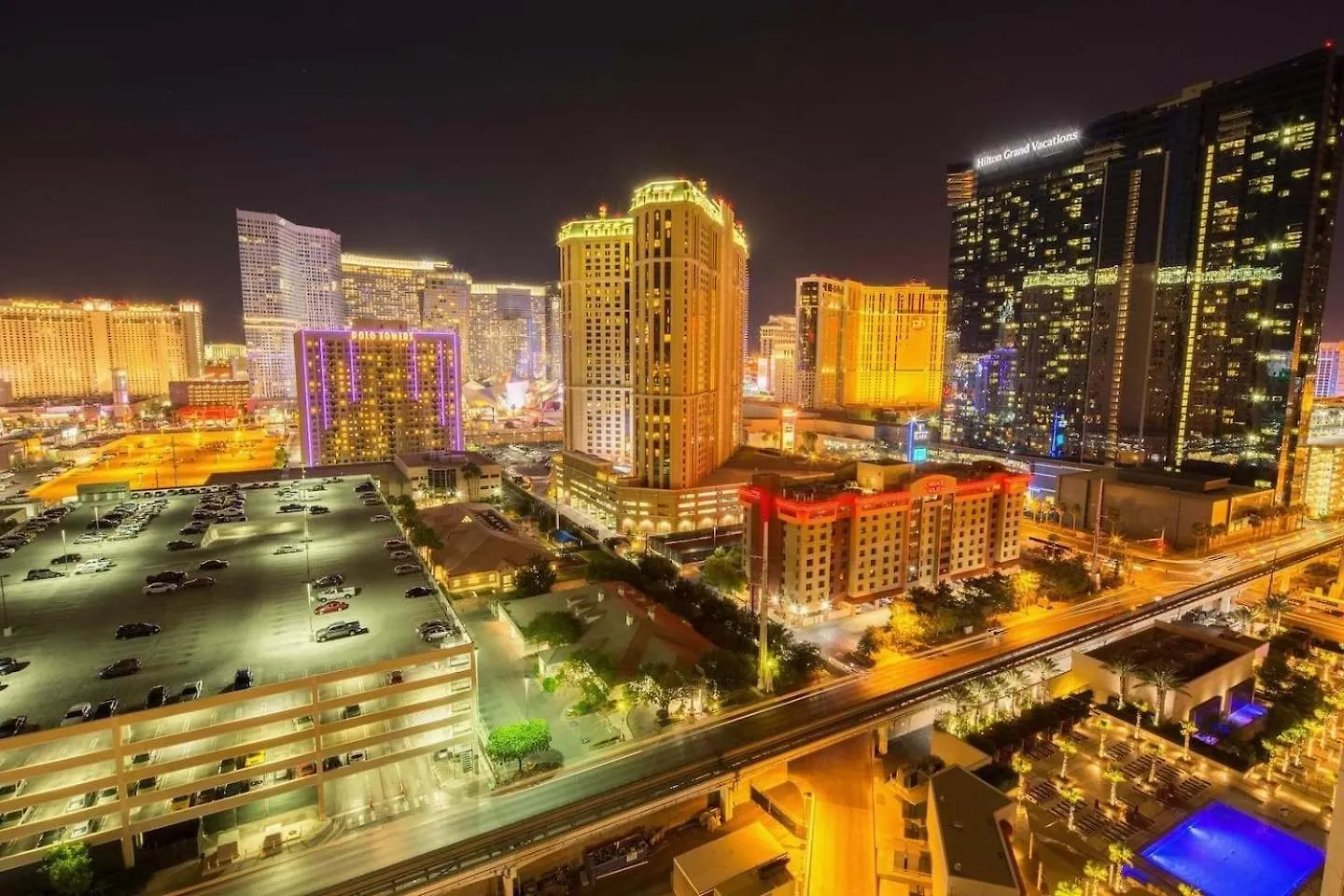 Apartment No Resort Fee Strip View Suite& Free Valet& Pool Las Vegas