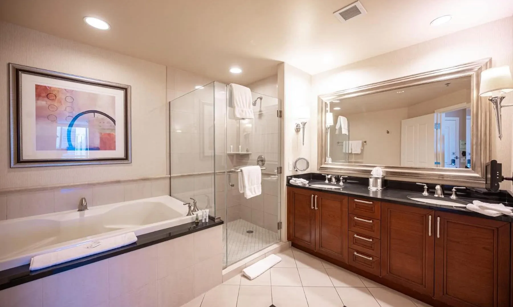 Apartment No Resort Fee Strip View Suite& Free Valet& Pool Las Vegas